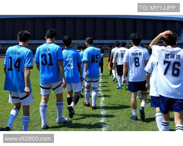 茂名足球球星家俊闪耀绿茵场逐梦拼搏谱写青春传奇
